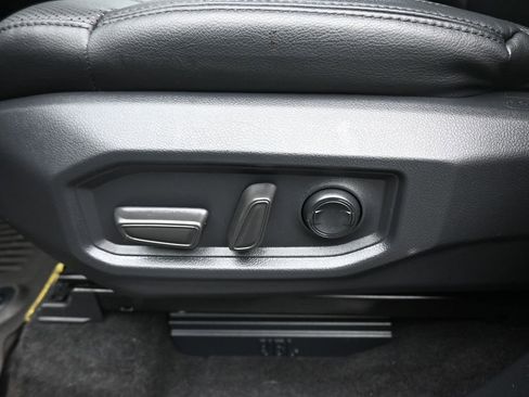 Used 2024 Toyota Tundra Limited image 12