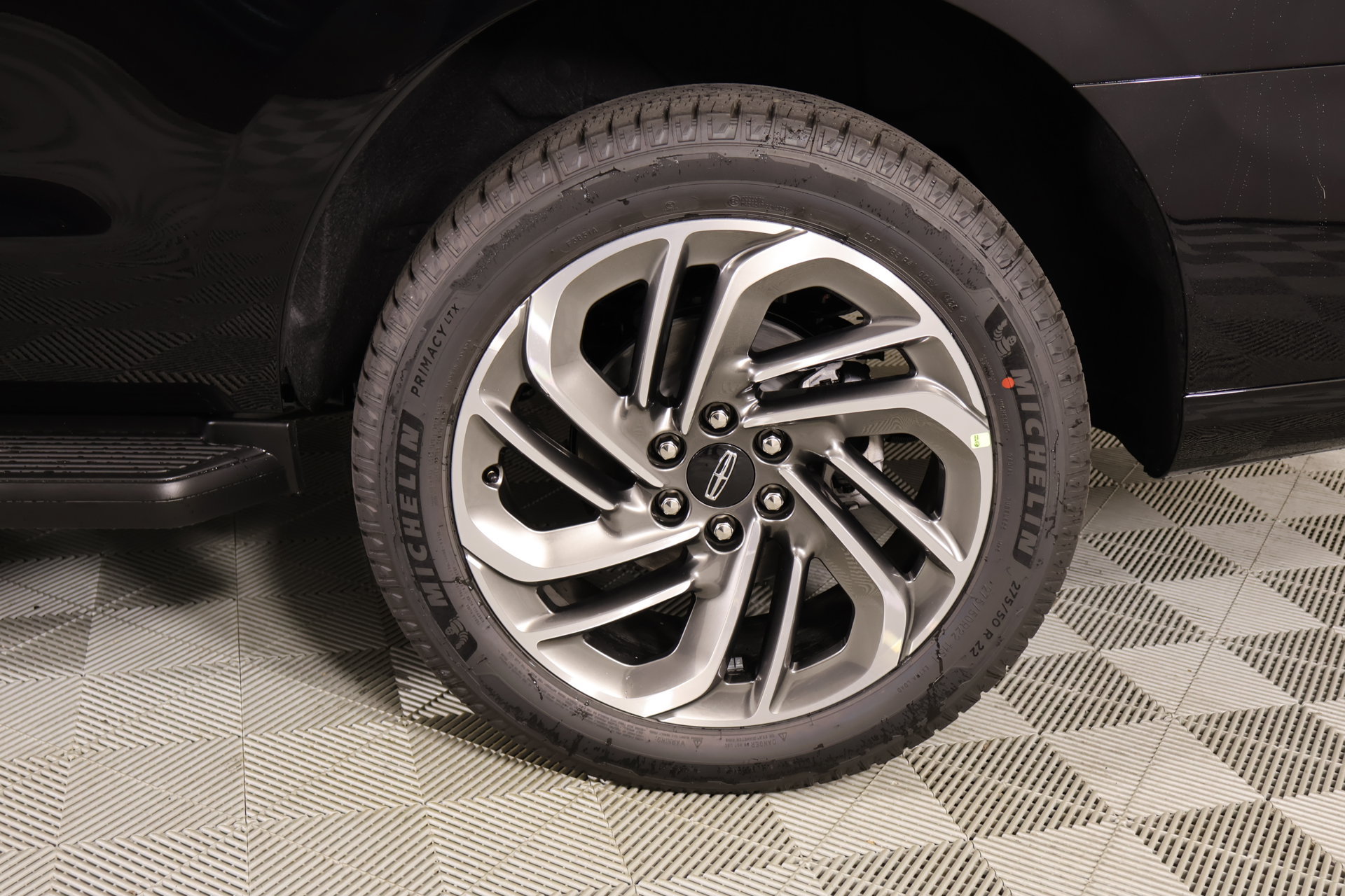 New 2026 Lincoln Navigator Premiere AWD/4WD image 19
