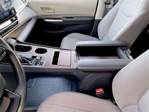 Used 2024 Toyota Sienna LE image 20