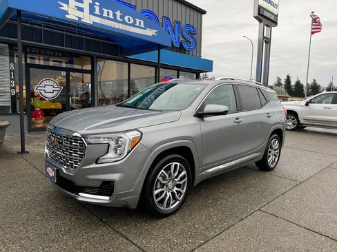 Used 2024 GMC Terrain Denali image 1
