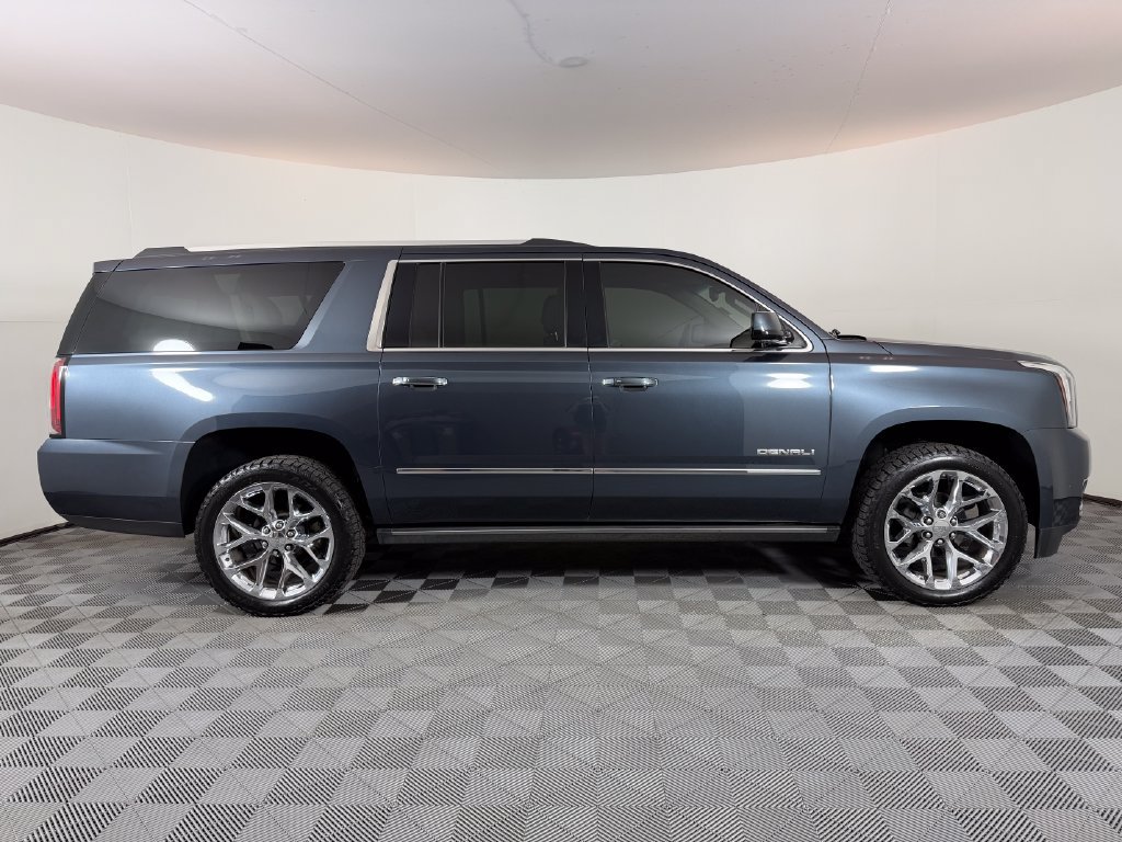 Used 2019 GMC Yukon XL Denali w/ Denali Ultimate Package AWD/4WD image 2