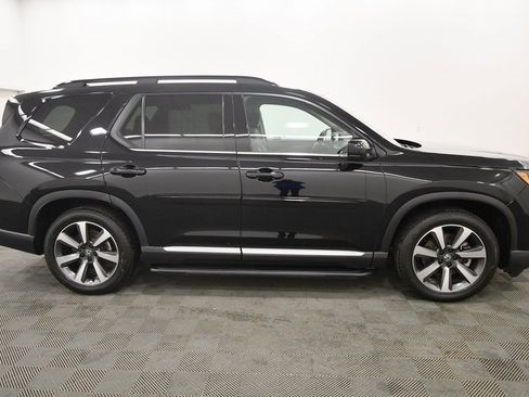 Certified 2024 Honda Pilot Black Edition image 9