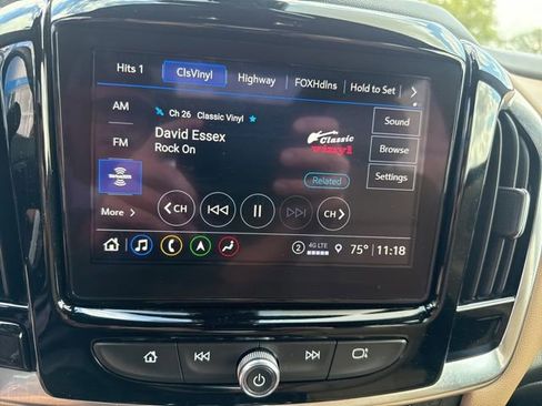 Used 2023 Chevrolet Traverse Premier FWD image 20