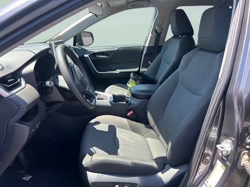Used 2024 Toyota RAV4 XLE AWD/4WD image 17