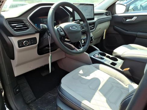 Used 2023 Ford Escape SE w/ PHEV Premium Package FWD image 7