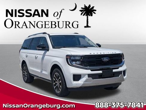 Used 2025 Ford Expedition Platinum AWD/4WD image 1