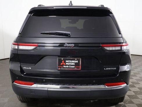 Used 2023 Jeep Grand Cherokee Limited AWD/4WD image 13