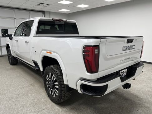 Used 2025 GMC Sierra 3500 Denali Ultimate image 7