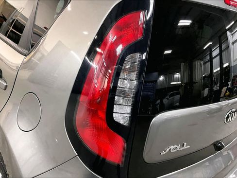 Used 2018 Kia Soul + image 26