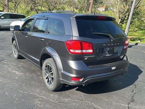 Used 2019 Dodge Journey SE w/ Connectivity Group AWD/4WD image 3