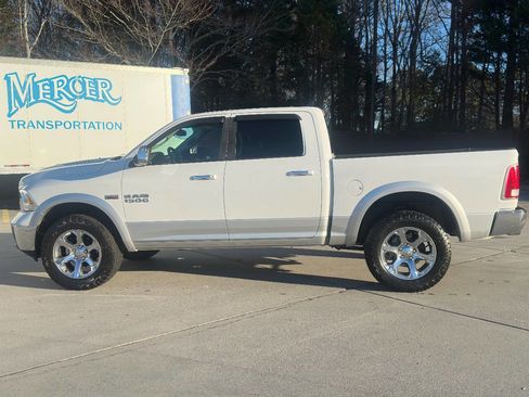 Used 2015 RAM 1500 Laramie image 12