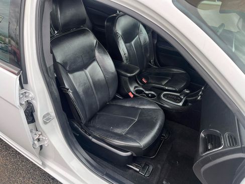 Used 2013 Chrysler 200 Limited FWD image 25