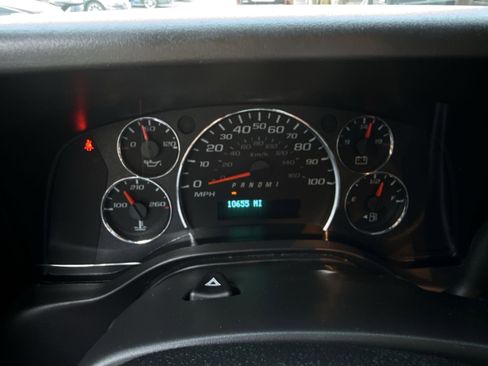 Used 2024 GMC Savana 2500 w/ Driver Convenience Package RWD image 17