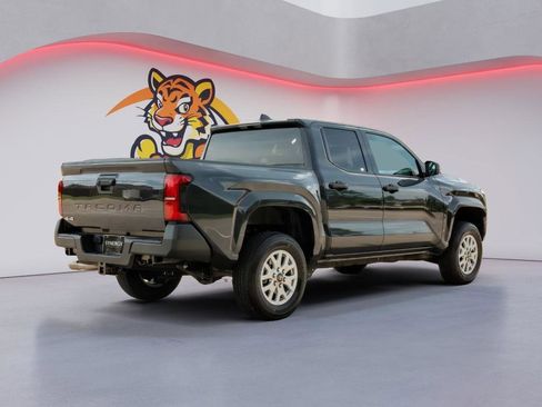 Used 2025 Toyota Tacoma SR AWD/4WD image 5