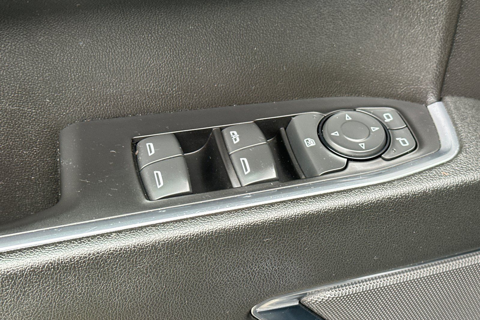 Used 2023 GMC Sierra 1500 Elevation AWD/4WD image 12