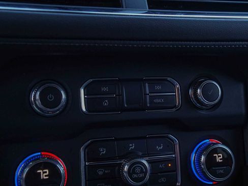 Used 2022 GMC Yukon XL SLE w/ Gmc Pro Safety Plus Package image 18