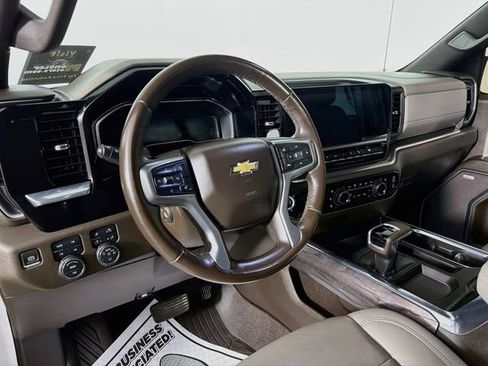 Used 2023 Chevrolet Silverado 1500 LTZ w/ LTZ Premium Package AWD/4WD image 9