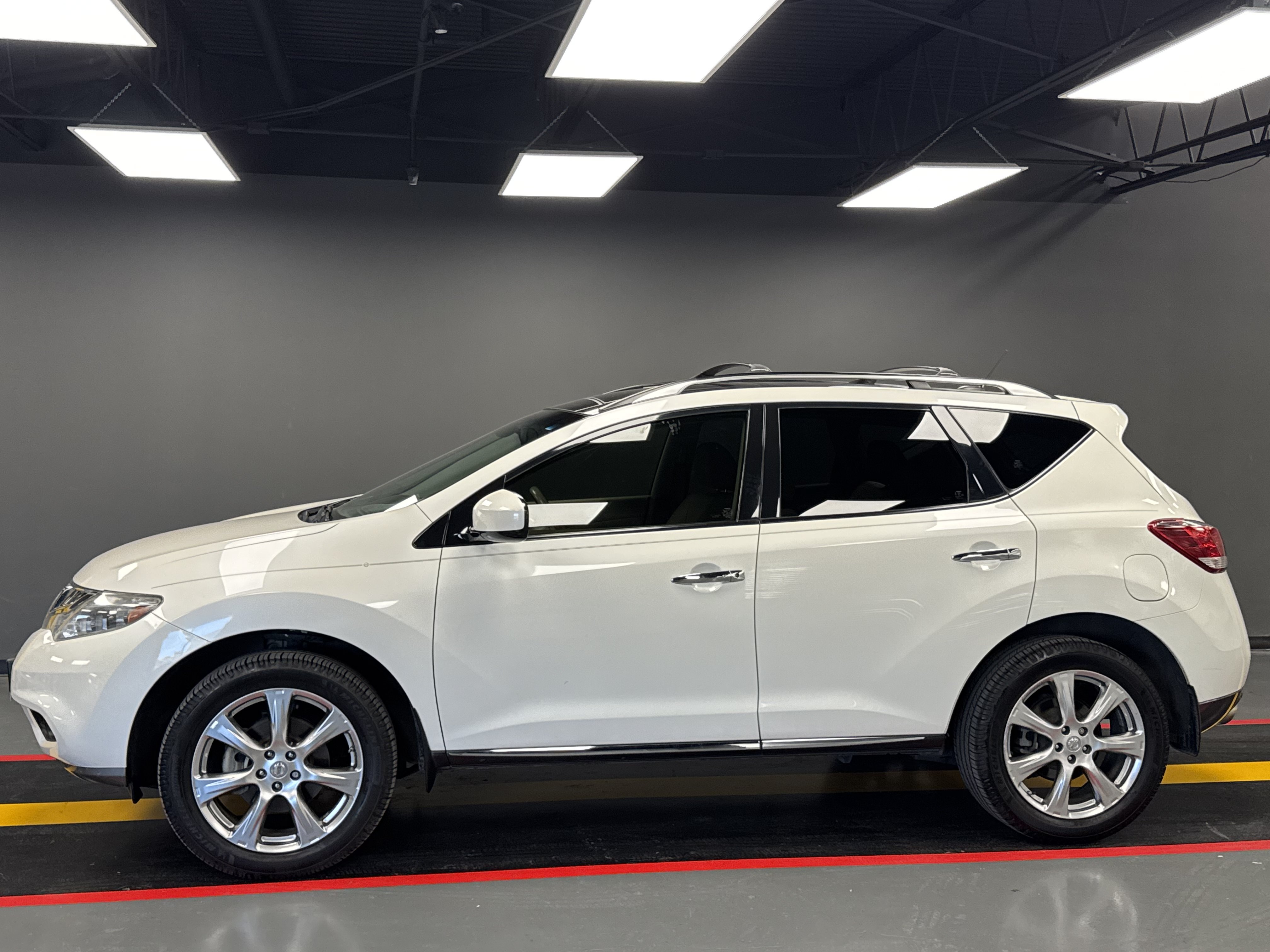 Used 2014 Nissan Murano LE w/ Platinum Edition Package AWD/4WD image 3