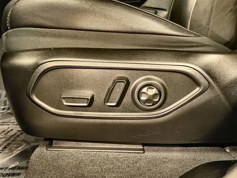 Used 2024 Jeep Grand Cherokee Altitude image 5