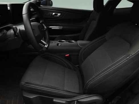 Used 2025 Ford Mustang Coupe RWD image 13