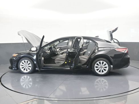 Used 2019 Toyota Camry LE image 72