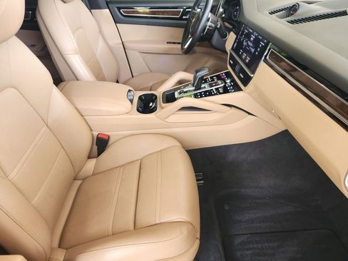 Used 2020 Porsche Cayenne AWD/4WD image 14