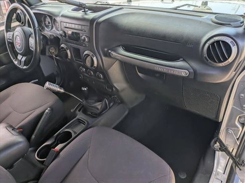 Used 2015 Jeep Wrangler Sport w/ Quick Order Package 23S AWD/4WD image 20