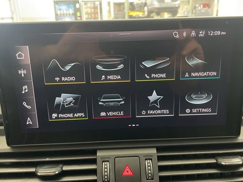 Used 2023 Audi Q5 2.0T Premium w/ Convenience Package image 20