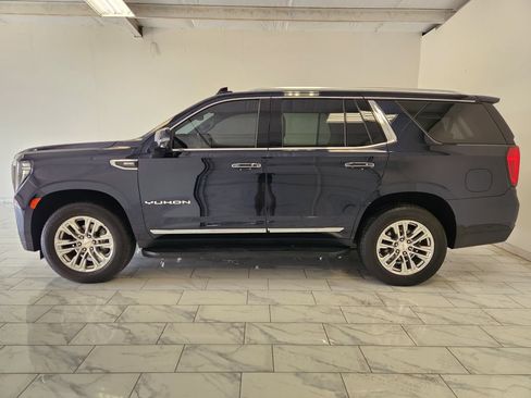 Used 2022 GMC Yukon SLT w/ SLT Luxury Package AWD/4WD image 4