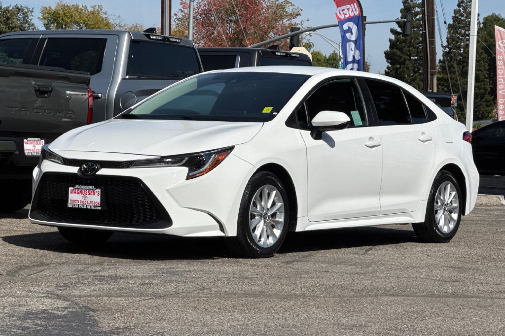 Used 2021 Toyota Corolla LE w/ LE Convenience Package FWD image 7