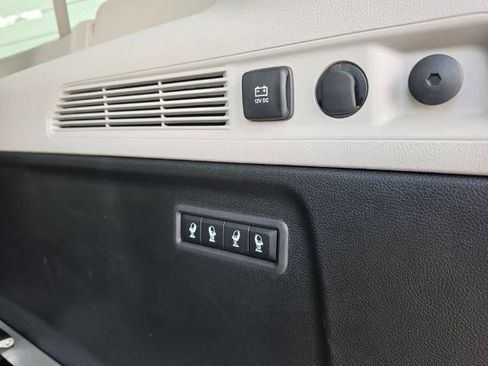 Used 2023 Jeep Wagoneer L Series III w/ Premium Group I AWD/4WD image 38