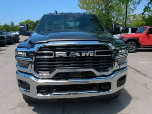 New 2026 RAM 2500 Tradesman AWD/4WD image 3