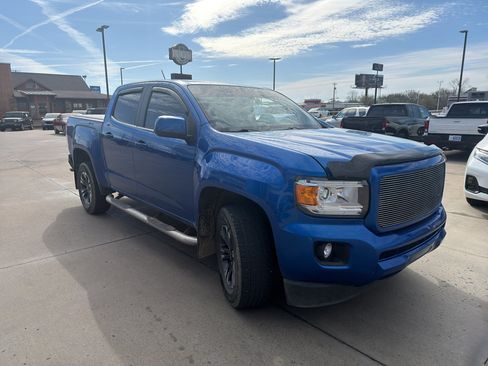 Used 2019 GMC Canyon SLE image 1