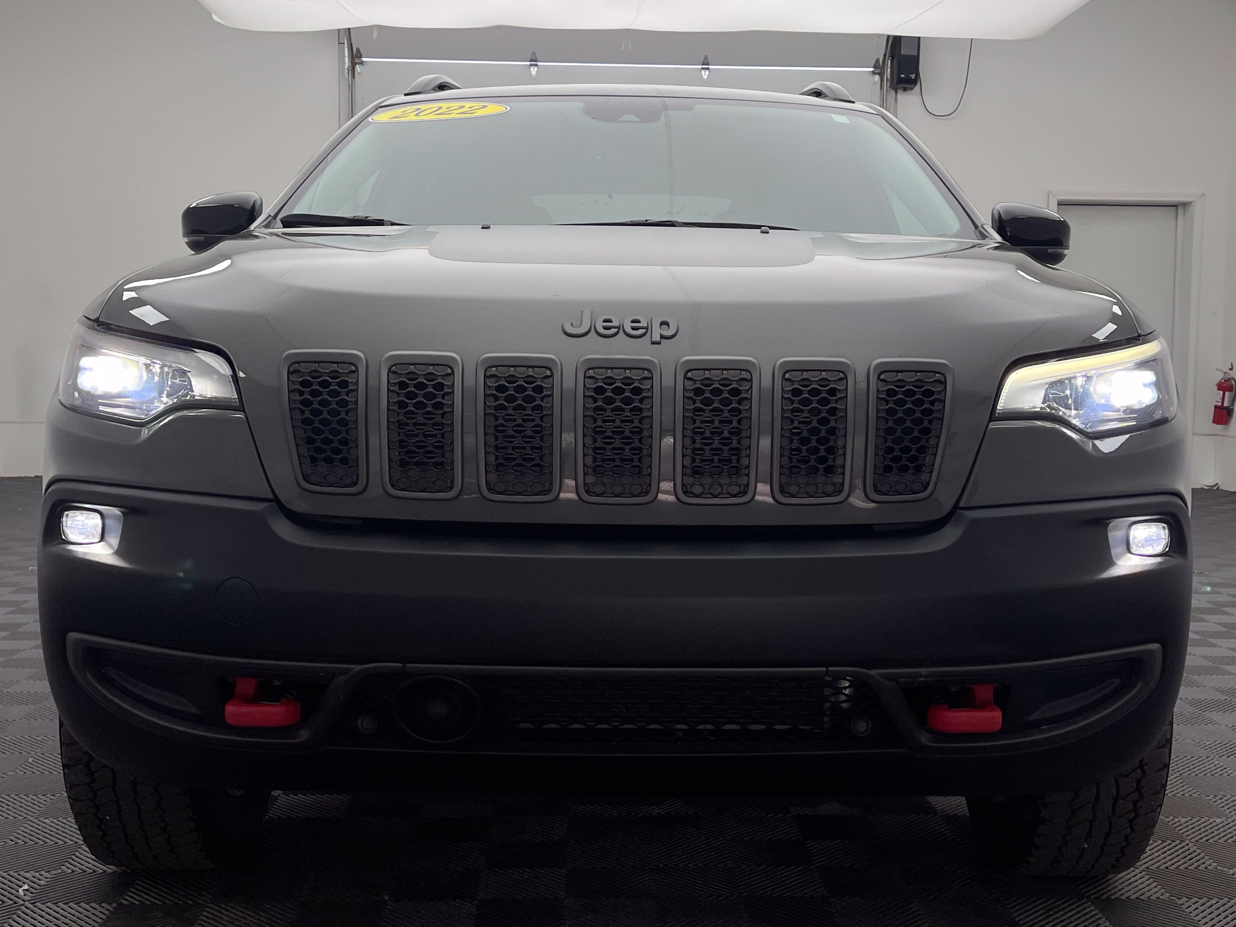 Used 2022 Jeep Cherokee Trailhawk w/ Premium Leather Package AWD/4WD image 13