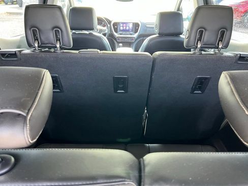 Used 2019 GMC Acadia SLT w/ LPO, Floor Liner Package AWD/4WD image 23