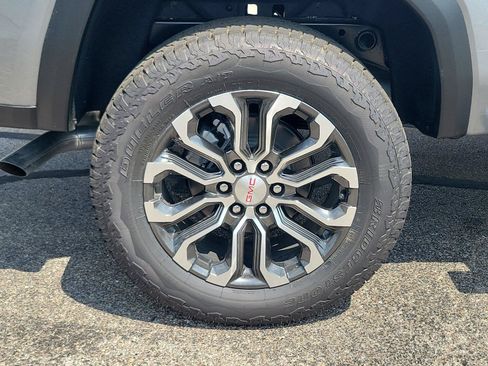 New 2026 GMC Canyon Denali AWD/4WD image 5