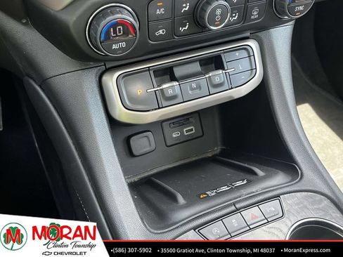 Certified 2022 GMC Acadia Denali w/ GMC Pro Grade Package AWD/4WD image 25