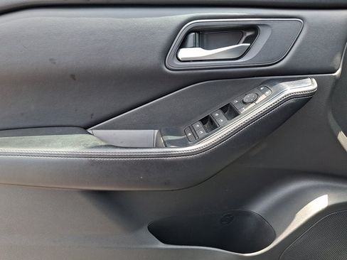 Used 2024 Nissan Rogue SV AWD/4WD image 12