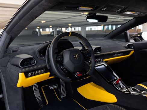 Used 2024 Lamborghini Huracan Tecnica image 19