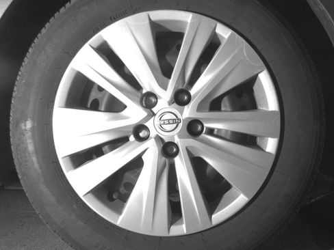 Used 2025 Nissan Sentra S image 13