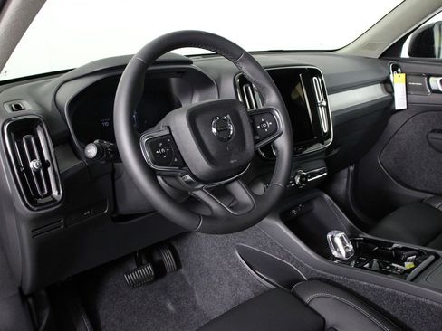 New 2026 Volvo XC40 B5 Ultra w/ Climate Package AWD/4WD image 8