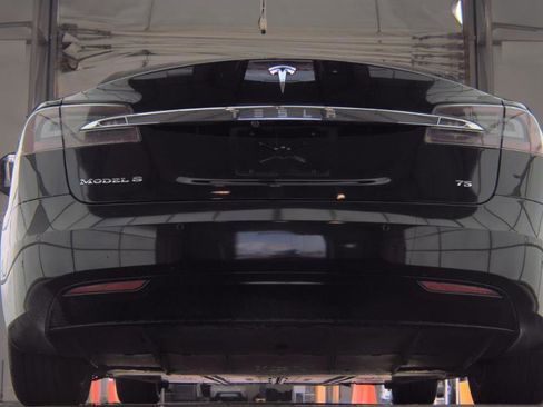 Used 2017 Tesla Model S 75 RWD image 16
