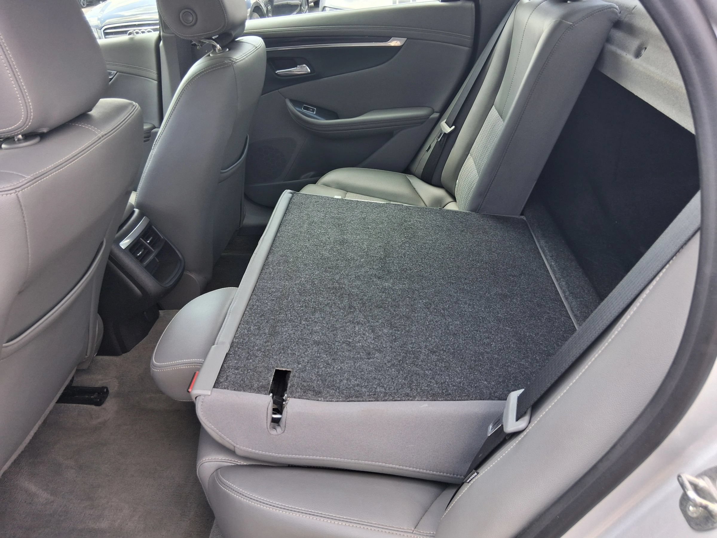 Used 2017 Chevrolet Impala LT FWD image 23