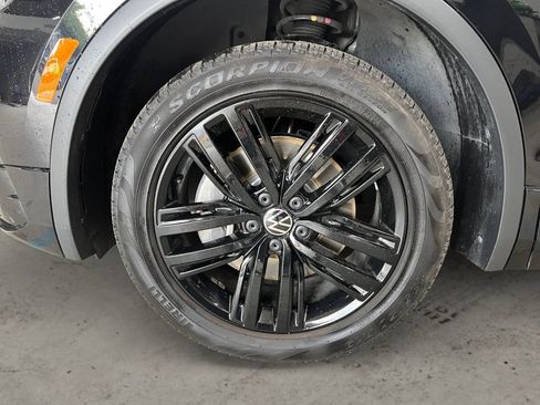 Used 2022 Volkswagen Tiguan SE R-Line AWD/4WD image 14
