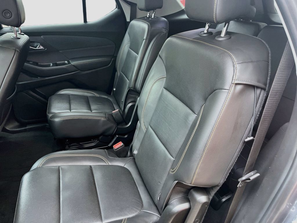 Used 2021 Chevrolet Traverse Premier w/ LPO, Blackout Package AWD/4WD image 26
