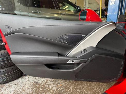 Used 2017 Chevrolet Corvette Stingray Coupe RWD image 31