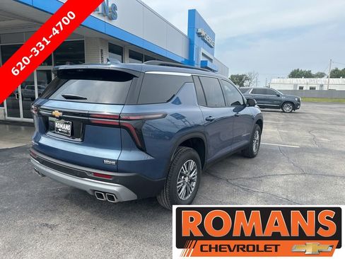 New 2026 Chevrolet Traverse LT w/ Driver Confidence Package FWD image 3