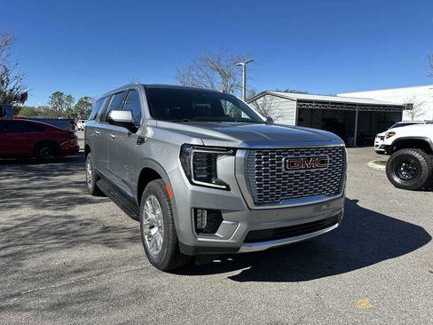 Used 2024 GMC Yukon XL Denali image 8