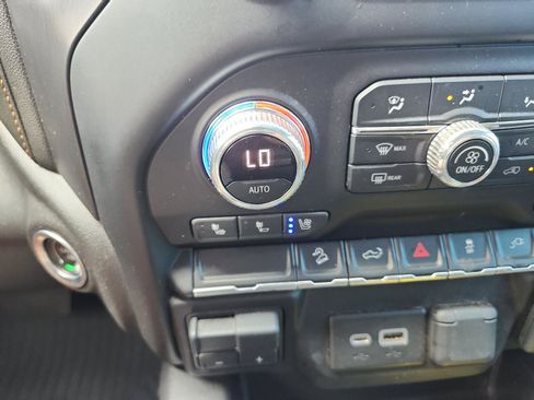 Used 2021 GMC Sierra 1500 AT4 AWD/4WD image 19