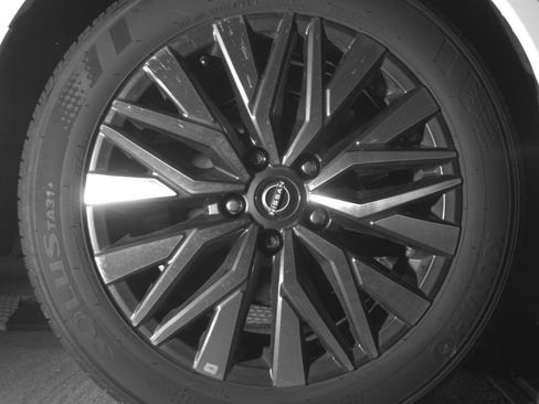 Used 2025 Nissan Altima 2.5 SV FWD image 18